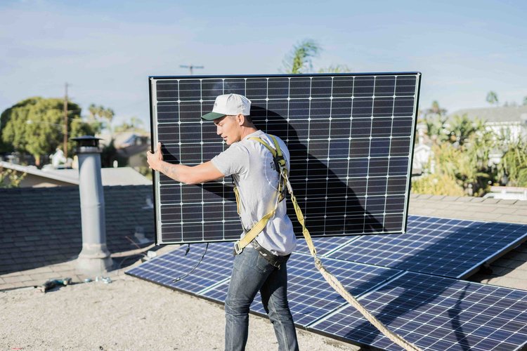 Keeping Your Car Battery Charged: What Size Solar Panel You Need