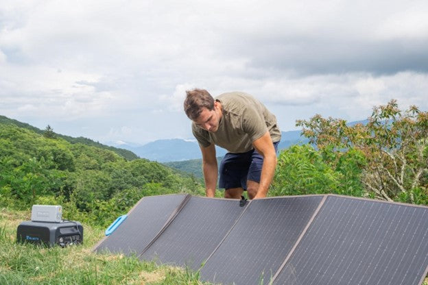 Portable solar panels for mobile workstations