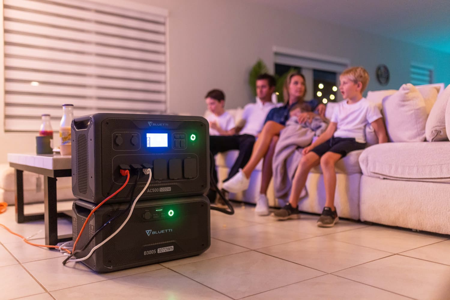 Battery Backup vs. Generator: Which Emergency Power Solution is Right for You?